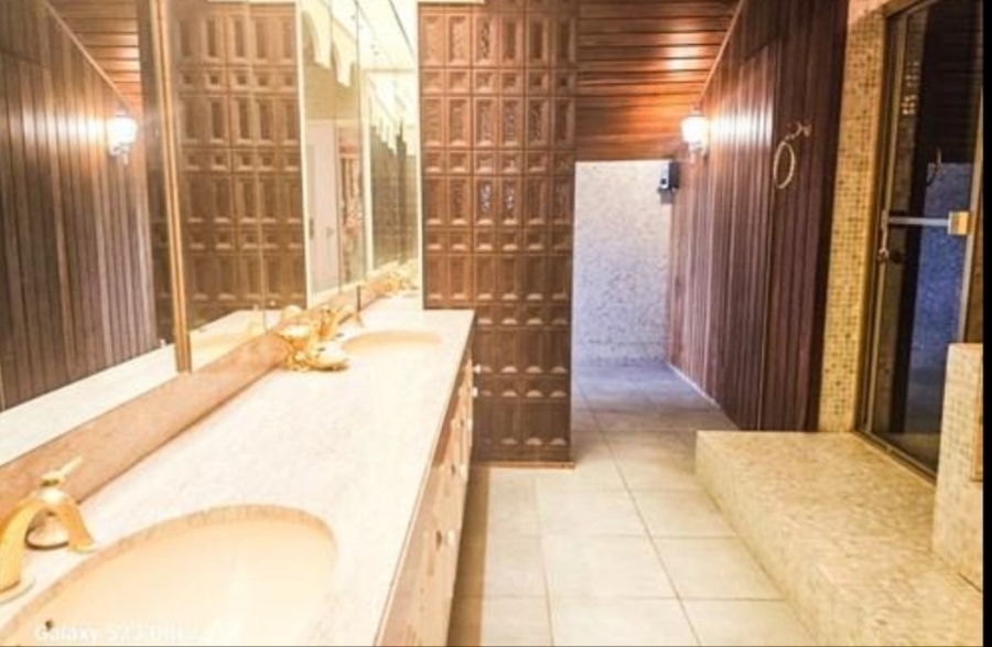 5 Bedroom Property for Sale in Dan Pienaar Free State